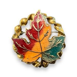 Maple leaf rope brooch gold tone enamel